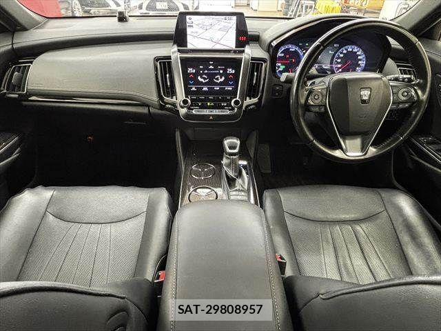 Toyota CROWN SEDAN 2018-11 7391723-2