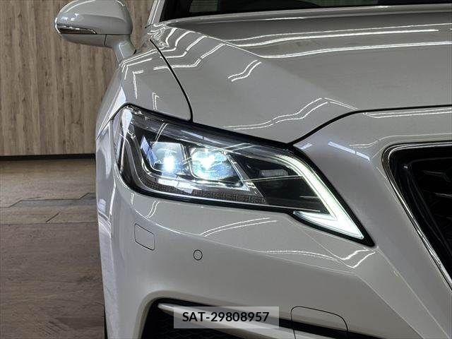 Toyota CROWN SEDAN 2018-11 7391723-29