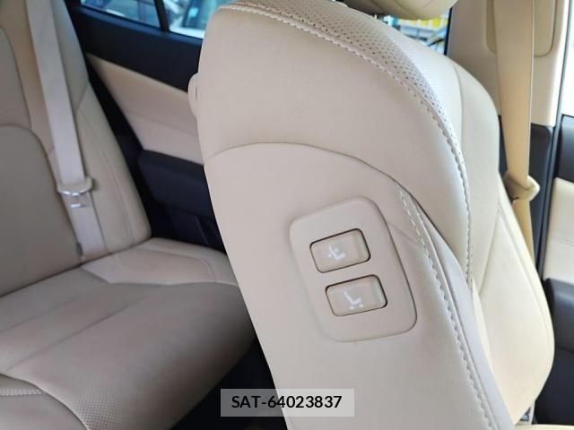 Toyota CROWN SEDAN 2017-09 7391728-22