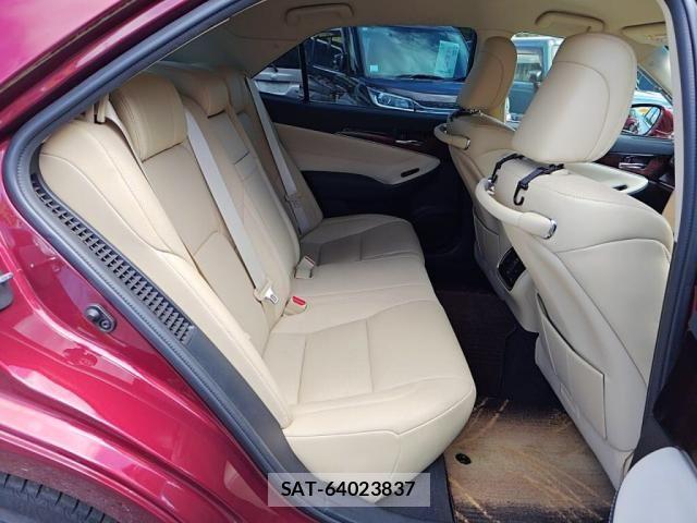 Toyota CROWN SEDAN 2017-09 7391728-23