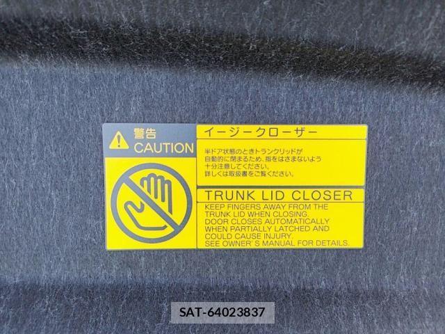 Toyota CROWN SEDAN 2017-09 7391728-25