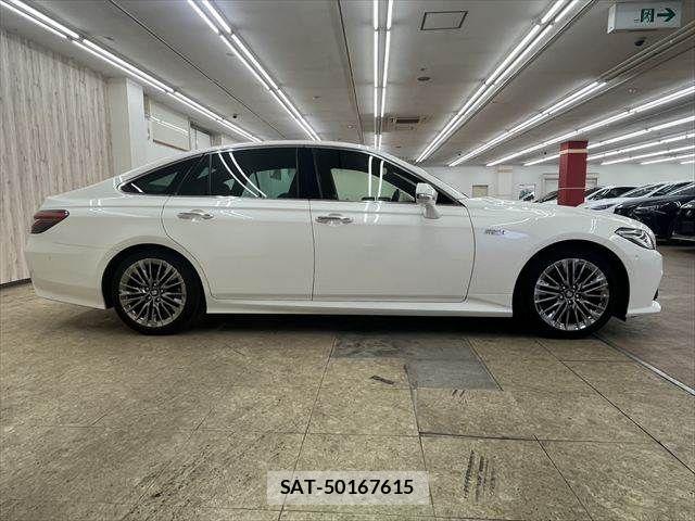 Toyota CROWN SEDAN 2018-12 7391725-15
