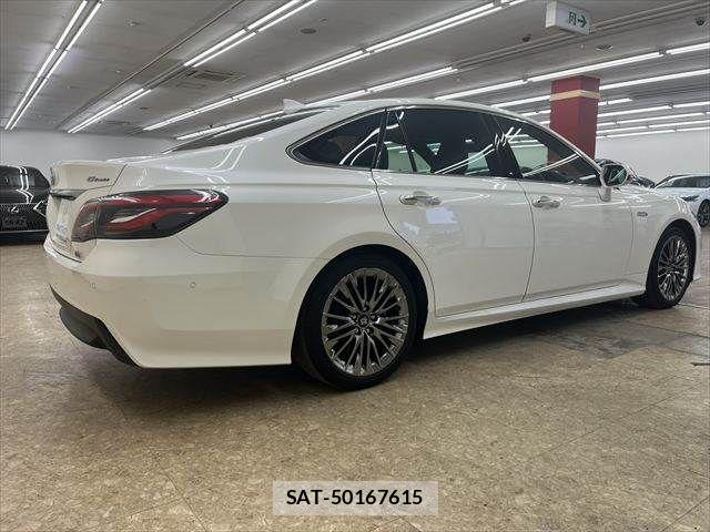 Toyota CROWN SEDAN 2018-12 7391725-16