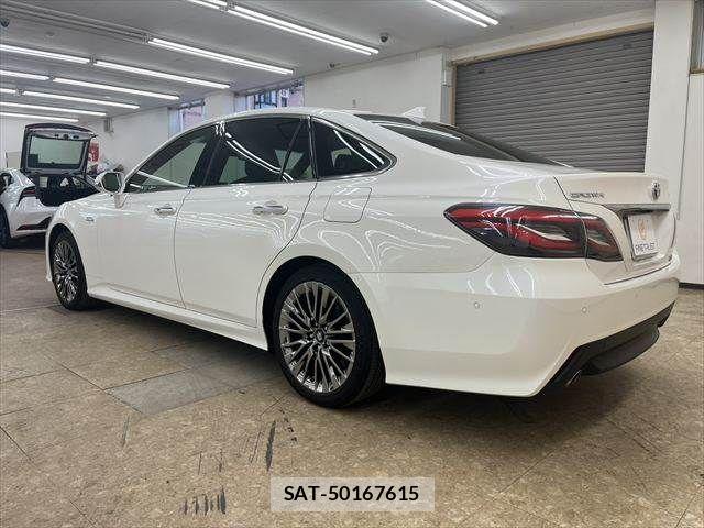Toyota CROWN SEDAN 2018-12 7391725-18