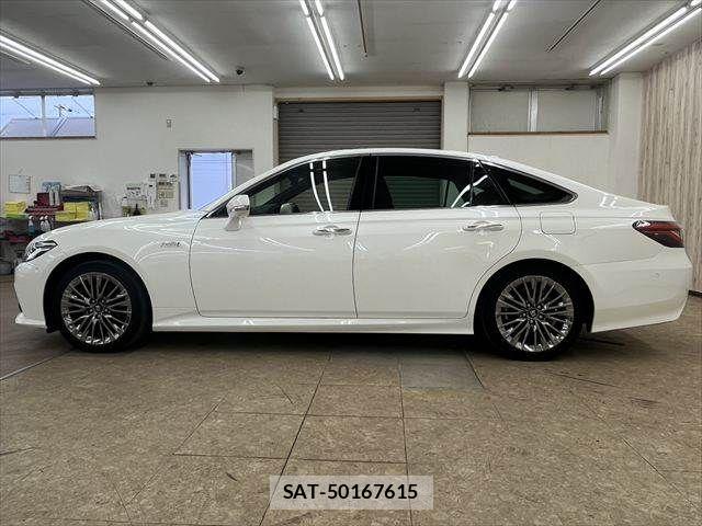 Toyota CROWN SEDAN 2018-12 7391725-19