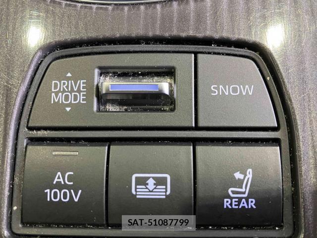 Toyota CROWN SEDAN 2021-02 7391718-11