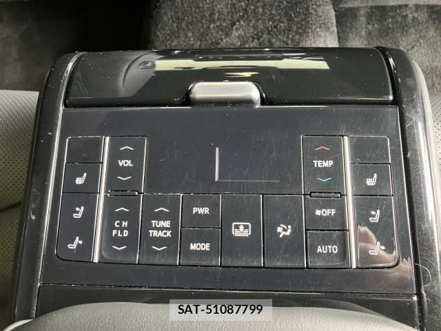 Toyota CROWN SEDAN 2021-02 7391718-17