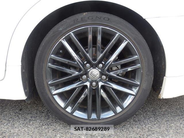 Toyota CROWN SEDAN 2017-09 7391727-18