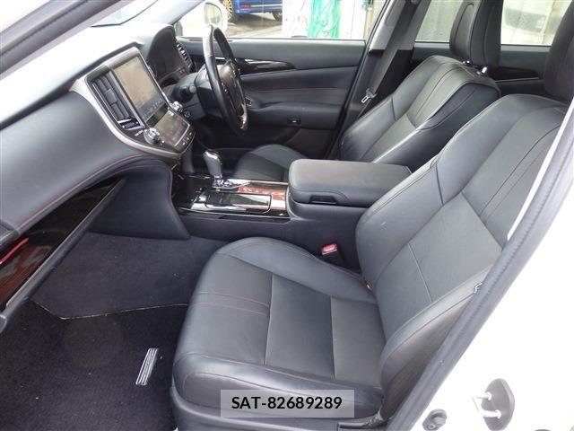 Toyota CROWN SEDAN 2017-09 7391727-21