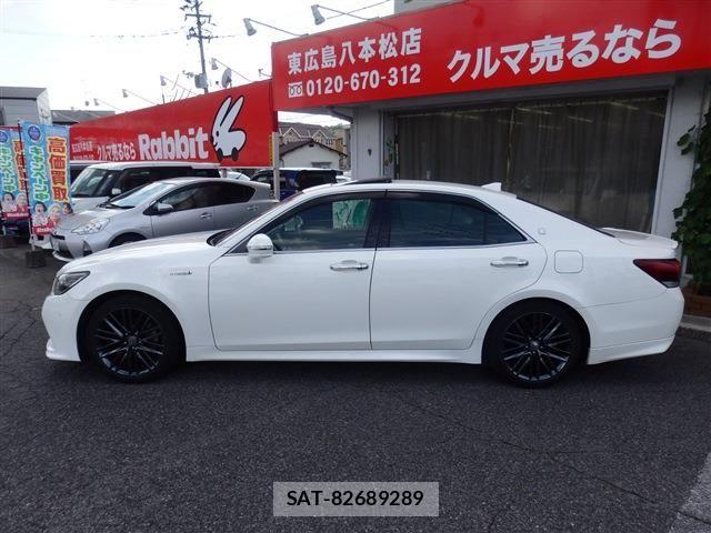 Toyota CROWN SEDAN 2017-09 7391727-4