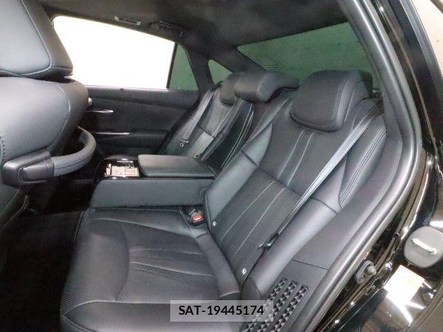 Toyota CROWN SEDAN 2021-08 7453664-11
