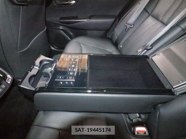 Toyota CROWN SEDAN 2021-08 7453664-12