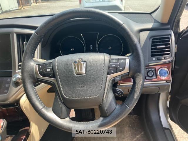 Toyota CROWN SEDAN 2013-04 7453689-10