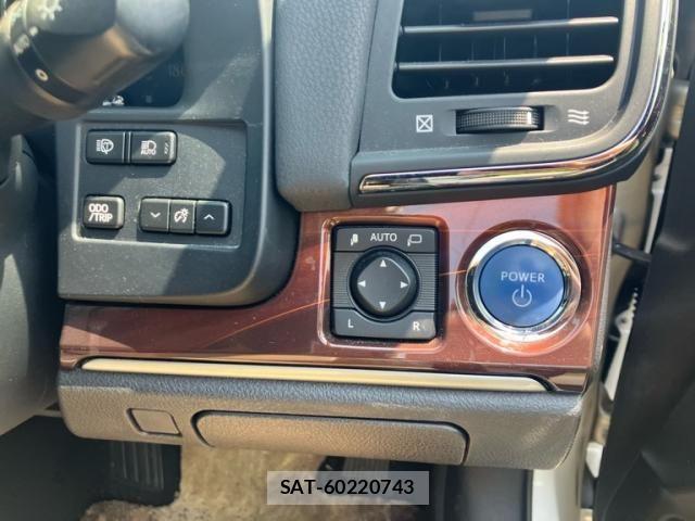 Toyota CROWN SEDAN 2013-04 7453689-12