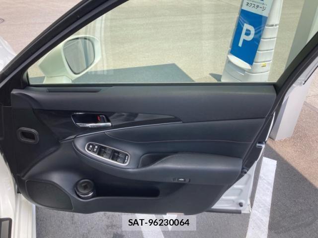 Toyota CROWN SEDAN 2013-09 7453693-14