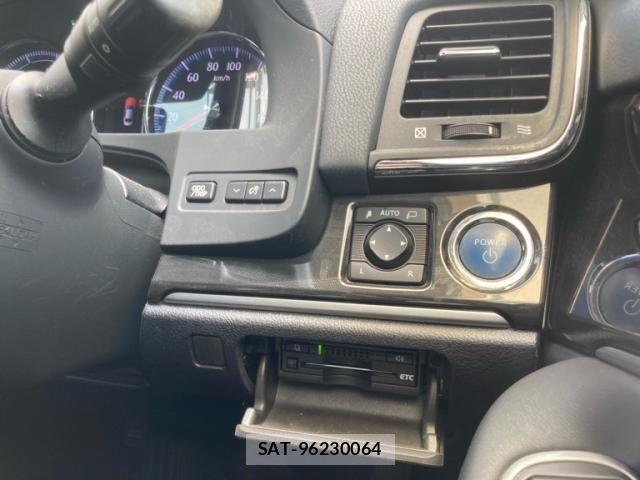 Toyota CROWN SEDAN 2013-09 7453693-18