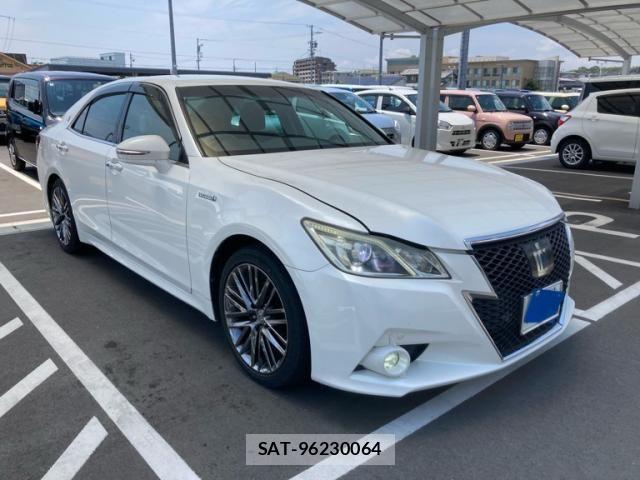 Toyota CROWN SEDAN 2013-09 7453693-1