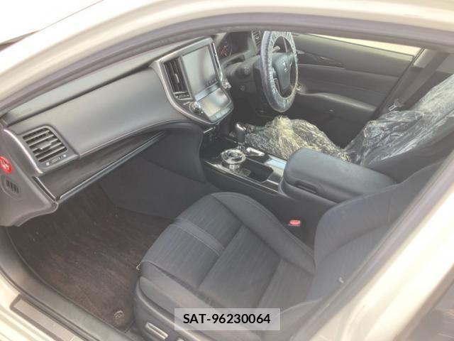 Toyota CROWN SEDAN 2013-09 7453693-8