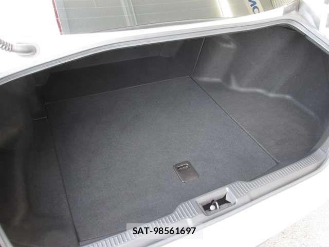 Toyota CROWN SEDAN 2018-12 7453669-10