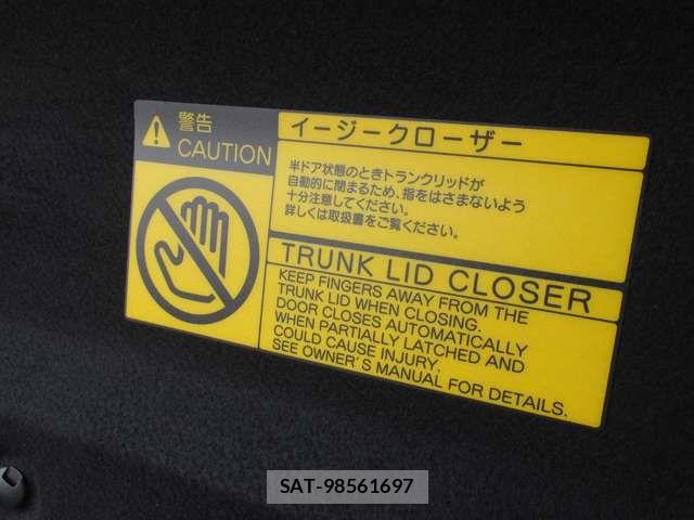 Toyota CROWN SEDAN 2018-12 7453669-12