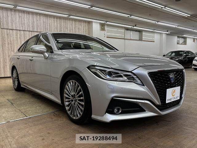Toyota CROWN SEDAN 2021-05 7453670-15