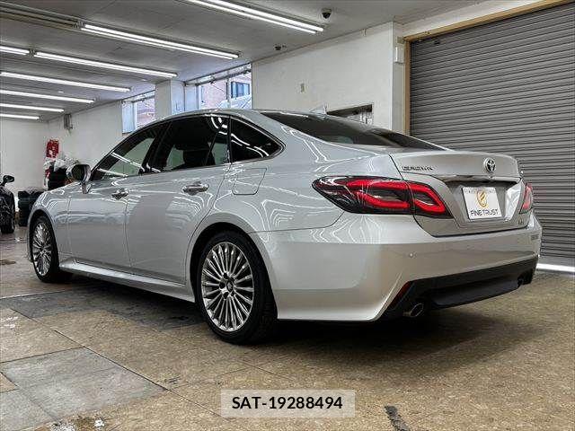 Toyota CROWN SEDAN 2021-05 7453670-19
