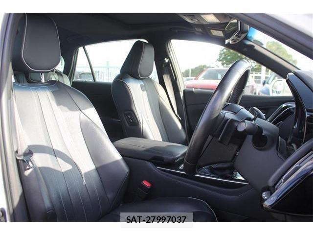 Toyota CROWN SEDAN 2019-03 7453677-28