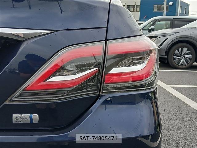 Toyota CROWN SEDAN 2019-02 7453681-12