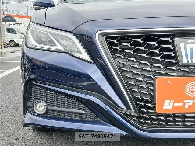 Toyota CROWN SEDAN 2019-02 7453681-24