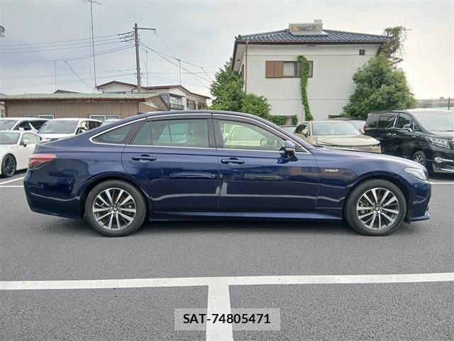 Toyota CROWN SEDAN 2019-02 7453681-8