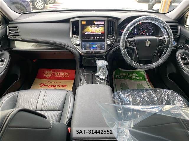 Toyota CROWN SEDAN 2013-05 7453695-2