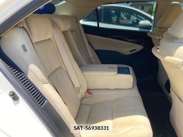 Toyota CROWN SEDAN 2016-03 7453690-14
