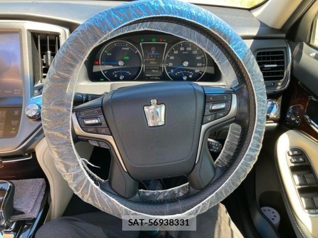 Toyota CROWN SEDAN 2016-03 7453690-16