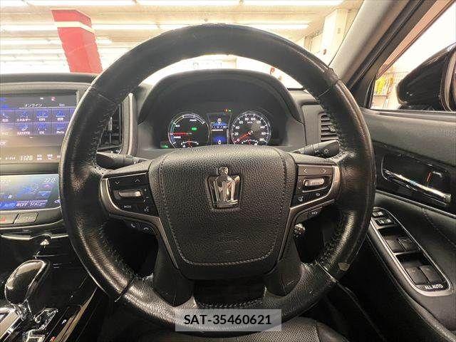 Toyota CROWN SEDAN 2016-01 7453683-9