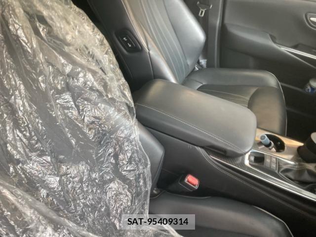 Toyota CROWN SEDAN 2018-08 7453679-10