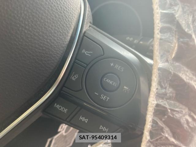 Toyota CROWN SEDAN 2018-08 7453679-14