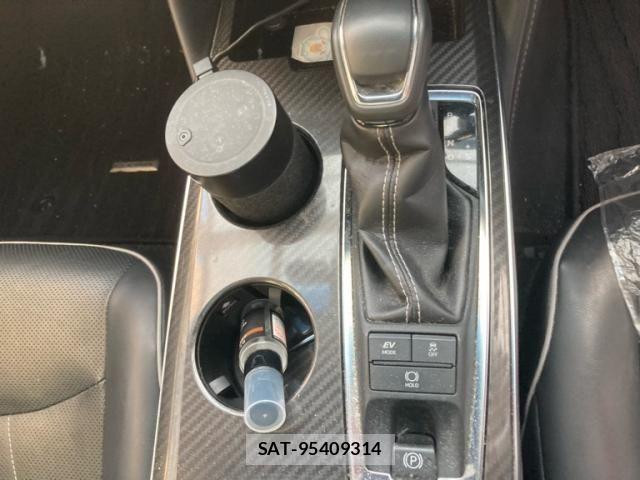 Toyota CROWN SEDAN 2018-08 7453679-16
