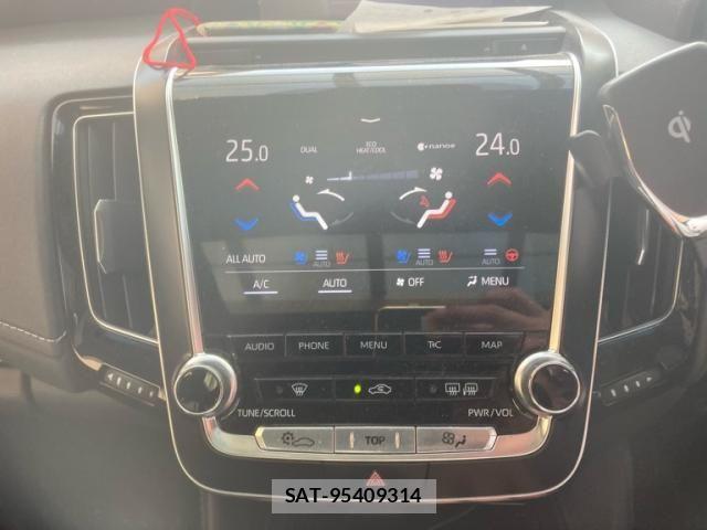Toyota CROWN SEDAN 2018-08 7453679-17