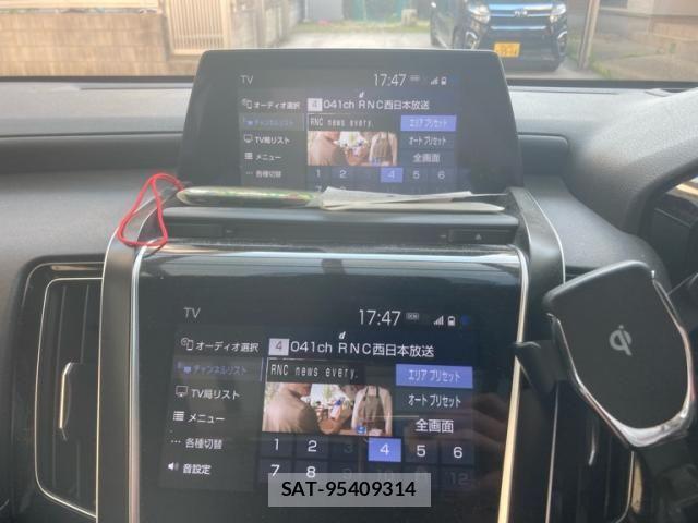 Toyota CROWN SEDAN 2018-08 7453679-18