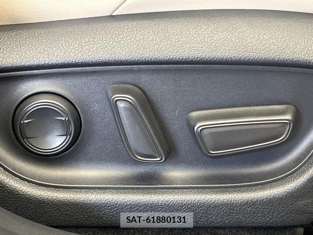 Toyota CROWN SEDAN 2019-06 7453678-10