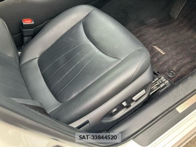 Toyota CROWN SEDAN 2021-09 7500059-9