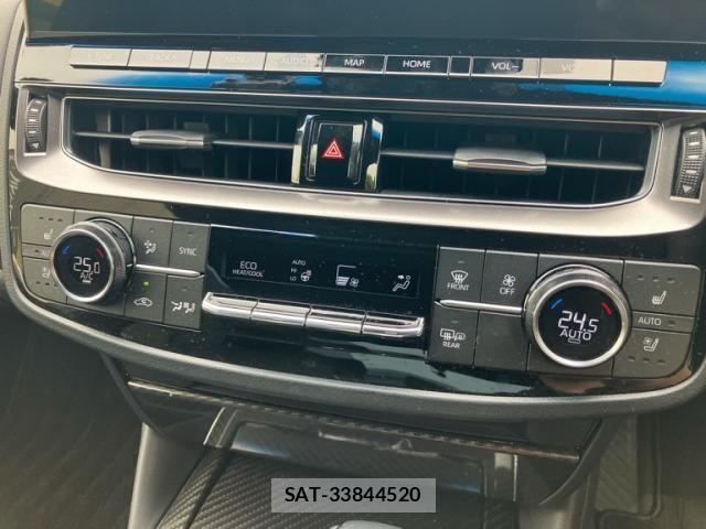 Toyota CROWN SEDAN 2021-09 7500059-16