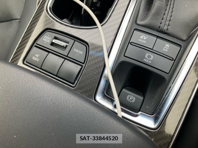 Toyota CROWN SEDAN 2021-09 7500059-18