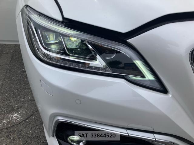 Toyota CROWN SEDAN 2021-09 7500059-4