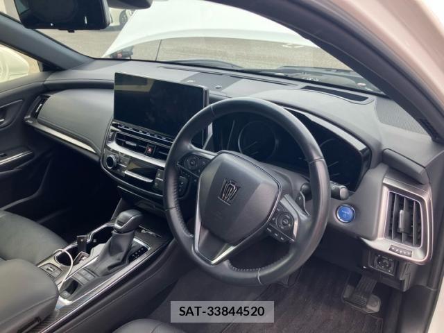 Toyota CROWN SEDAN 2021-09 7500059-7