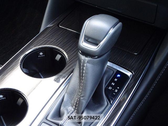 Toyota CROWN SEDAN 2019-04 7508436-20