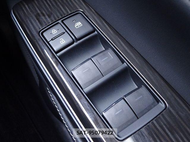 Toyota CROWN SEDAN 2019-04 7508436-22