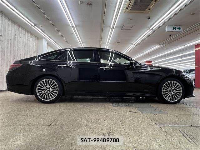 Toyota CROWN SEDAN 2021-05 7500063-15