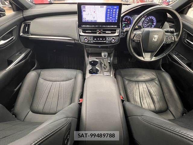 Toyota CROWN SEDAN 2021-05 7500063-2