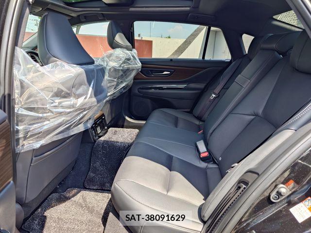 Toyota CROWN SEDAN 2023-12 7500051-23